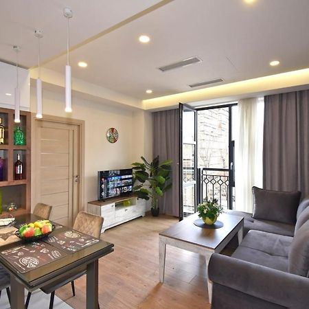 Home4You City Center Apartments Erevan Esterno foto