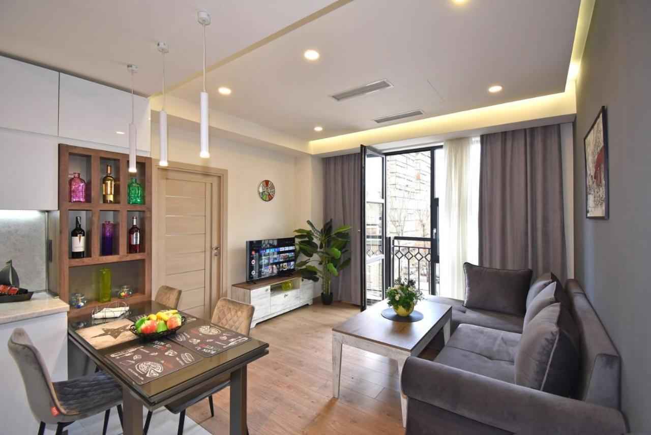 Home4You City Center Apartments Erevan Esterno foto