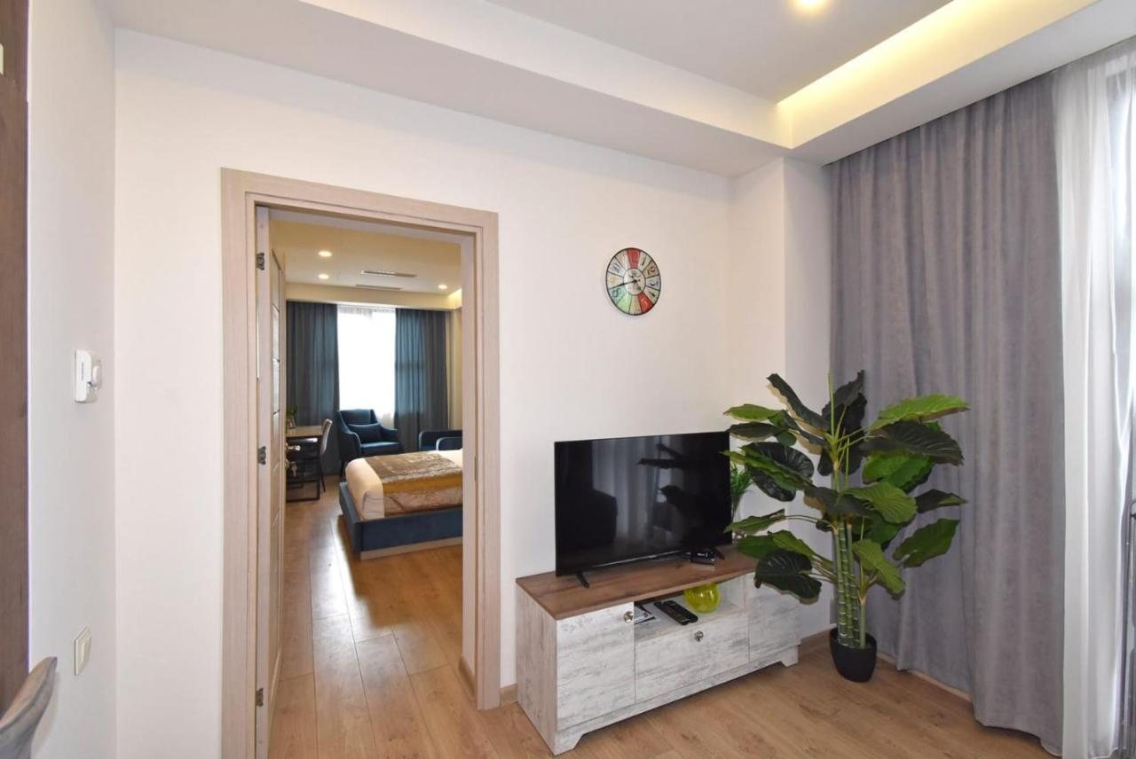 Home4You City Center Apartments Erevan Esterno foto