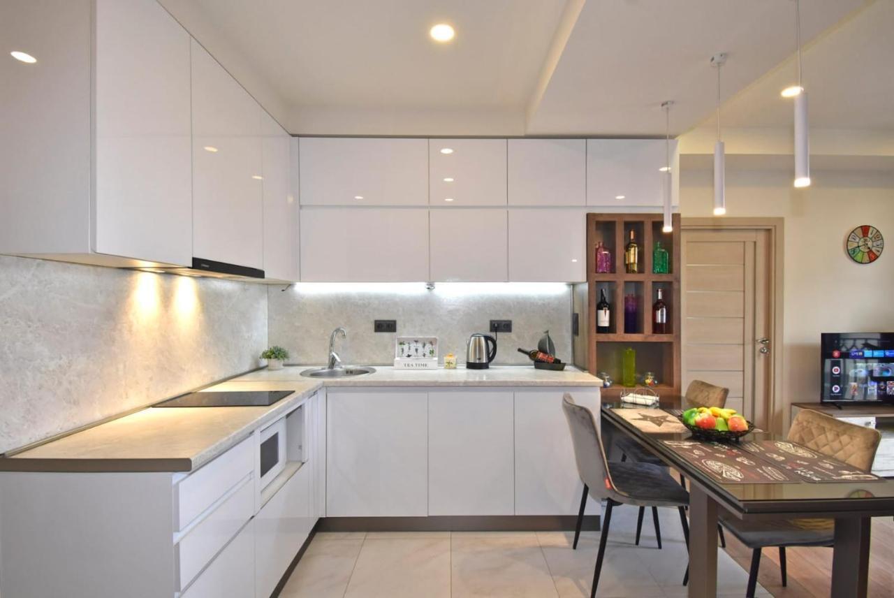 Home4You City Center Apartments Erevan Esterno foto