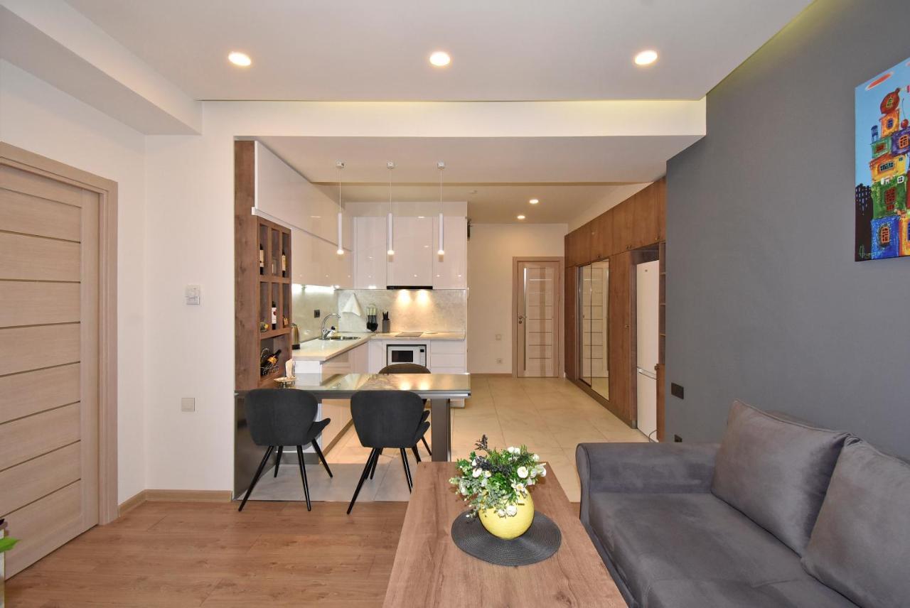Home4You City Center Apartments Erevan Esterno foto