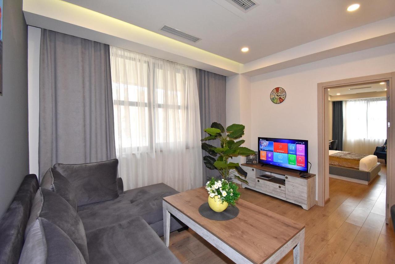 Home4You City Center Apartments Erevan Esterno foto