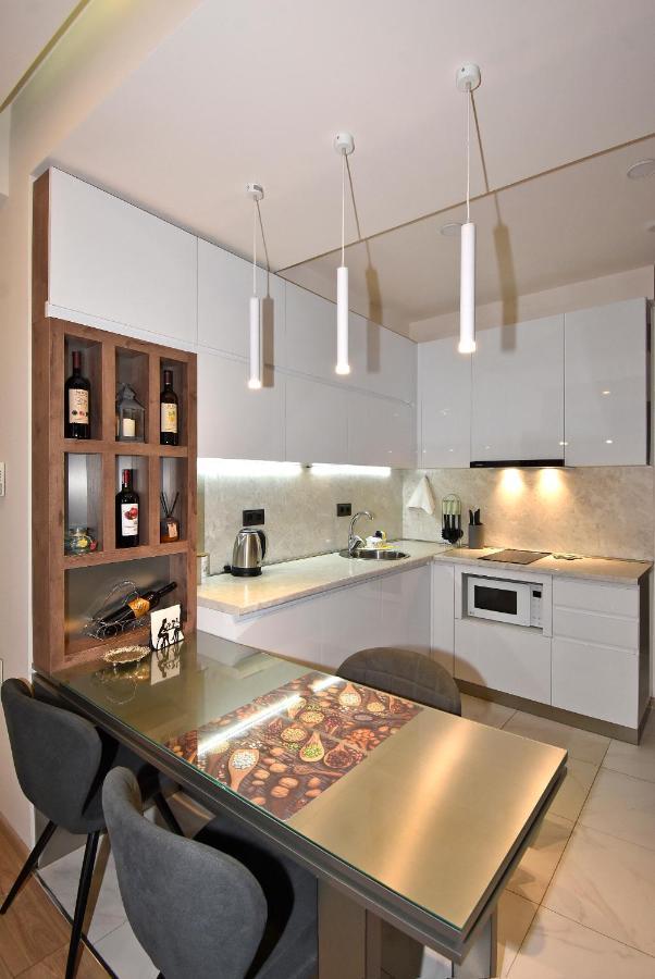 Home4You City Center Apartments Erevan Esterno foto